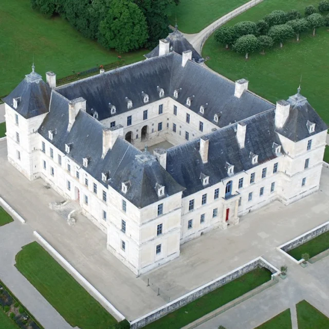 Vue Du Ciel Château D'ancy Le Franc.jpg Cp Ancy Le Franc